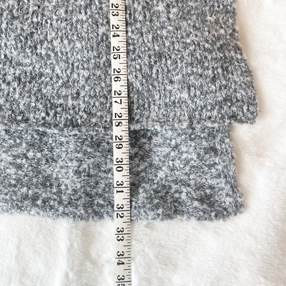 Sweater - Picture 13 of 13
